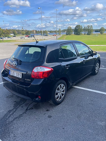 Toyota Auris 4 of 15