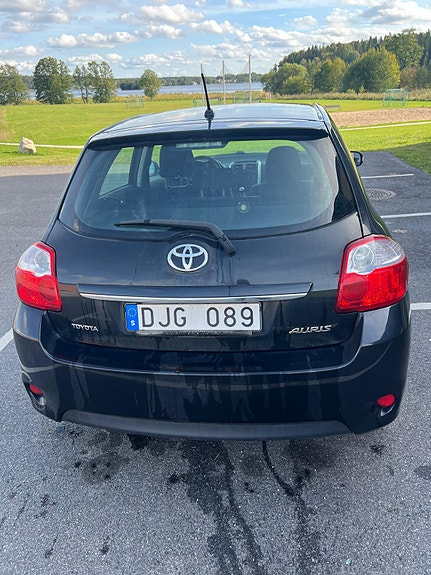 Toyota Auris 14 of 15