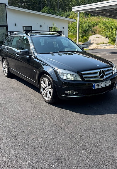 Mercedes-Benz C180 2 of 15