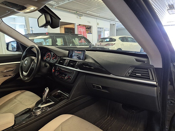 BMW 320d 10 of 16