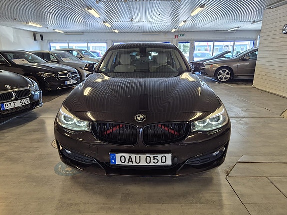 BMW 320d 4 of 5