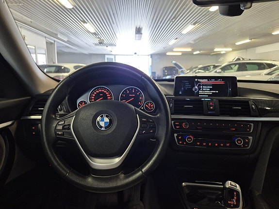 BMW 320d 12 of 16