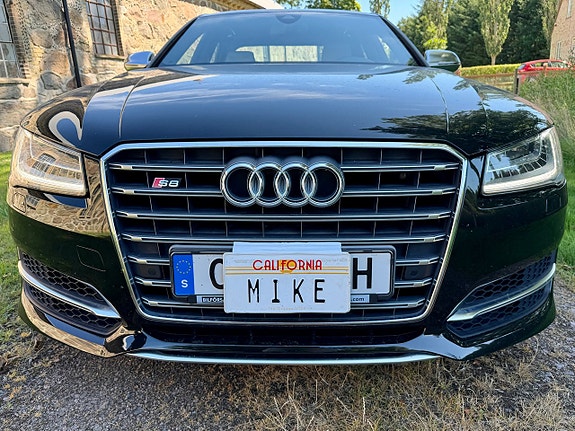 Audi A8 2 of 5