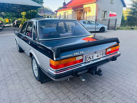 Ford Granada 3 of 5