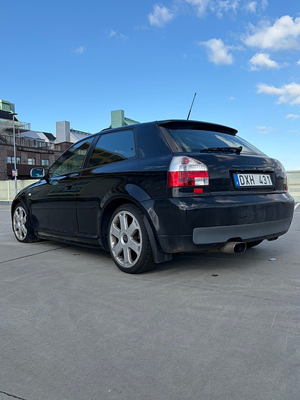 Audi S3 4 of 5