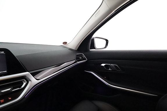 BMW 320d 15 of 25