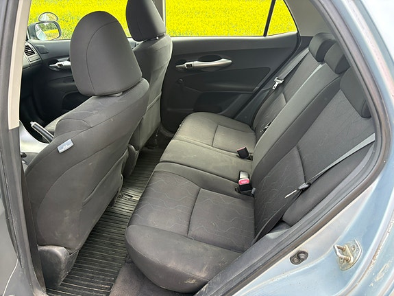 Toyota Auris 5 of 6