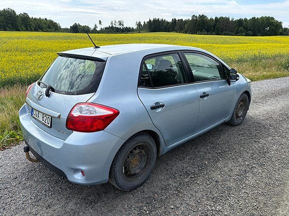 Toyota Auris 6 of 6