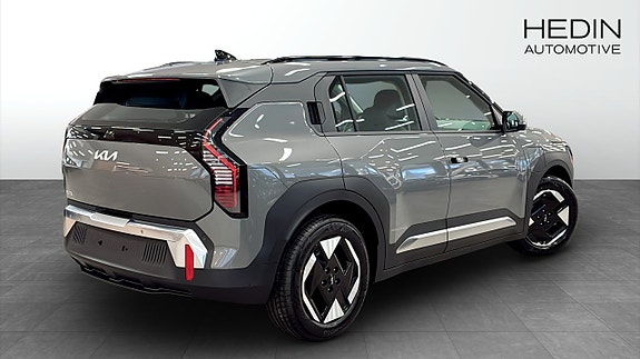 Kia EV3 2 of 5