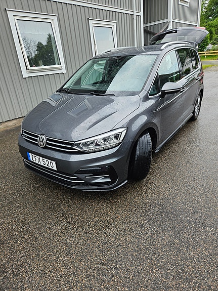Volkswagen Touran 5 of 5