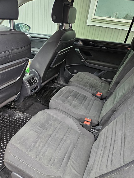 Volkswagen Touran 7 of 7