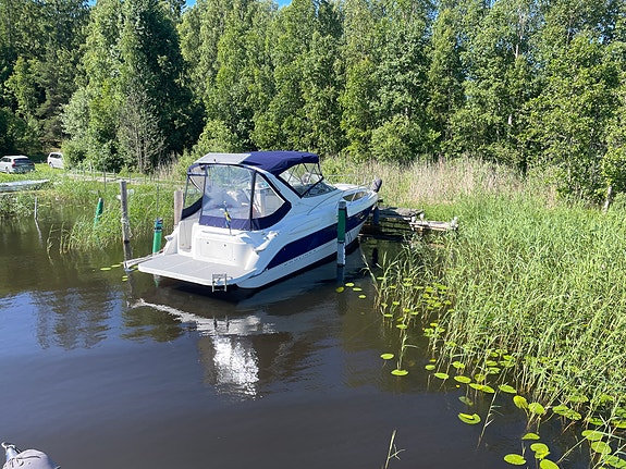 Bayliner 305 2004 mycket välvårdad och utrustad, sötvatten körd 2 of 5