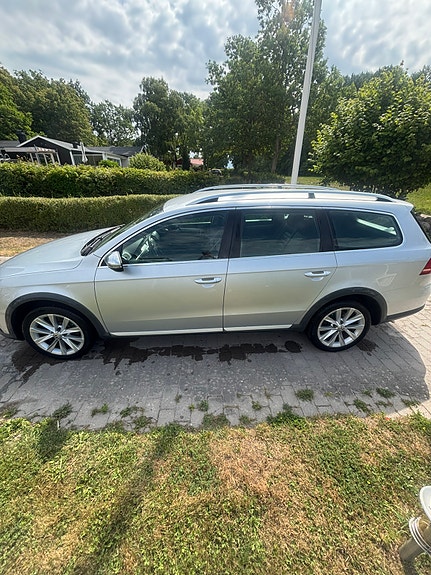 Volkswagen Passat Alltrack 4 of 5