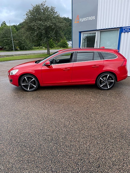 Volvo V60 4 of 8