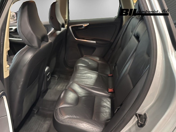 Volvo XC60 9 of 15