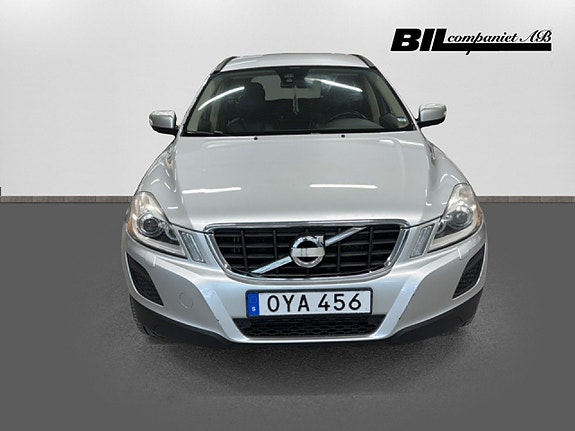Volvo XC60 2 of 5