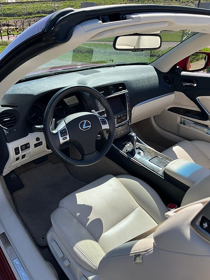 Lexus IS250C 7 of 10