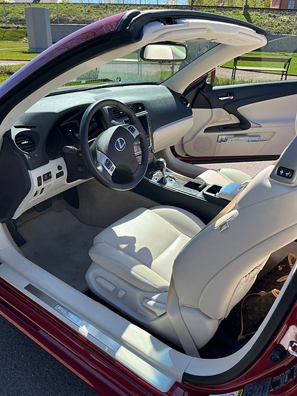 Lexus IS250C 9 of 10