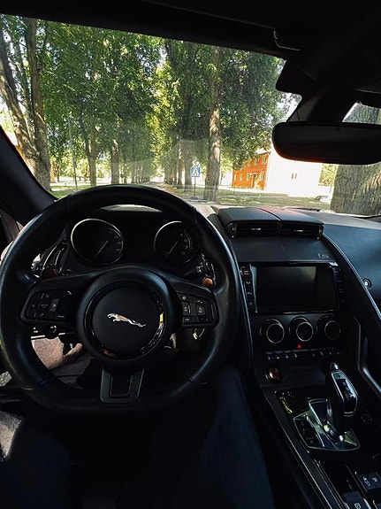 Jaguar F-TYPE 10 of 18
