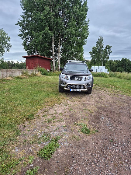 Nissan Navara 2 of 5