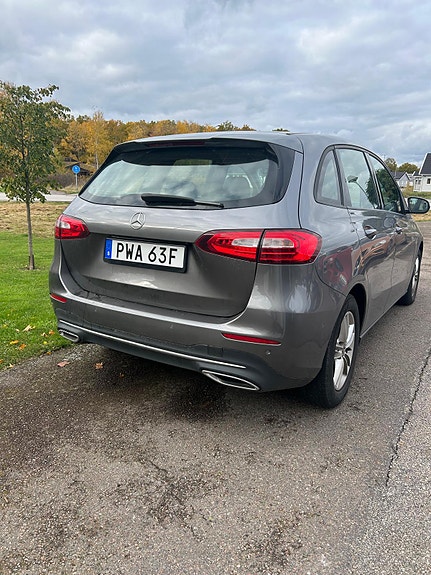 Mercedes-Benz B200 d 4 of 7