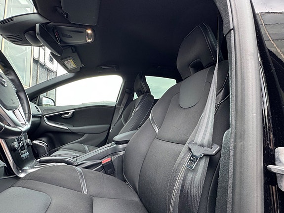 Volvo V40 4 of 5