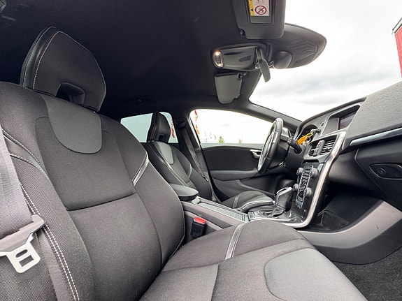 Volvo V40 13 of 13