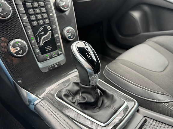 Volvo V40 6 of 13