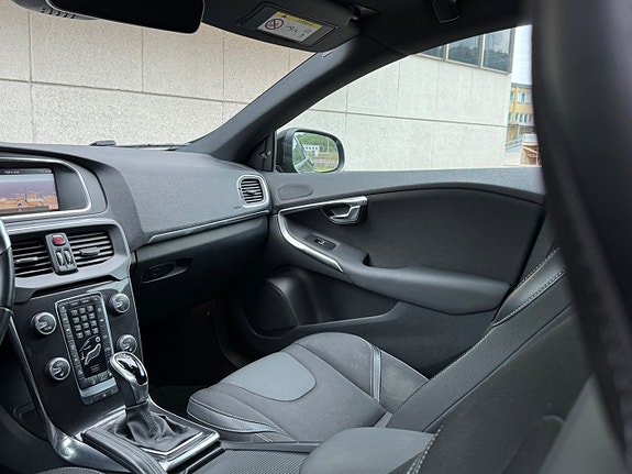 Volvo V40 5 of 5