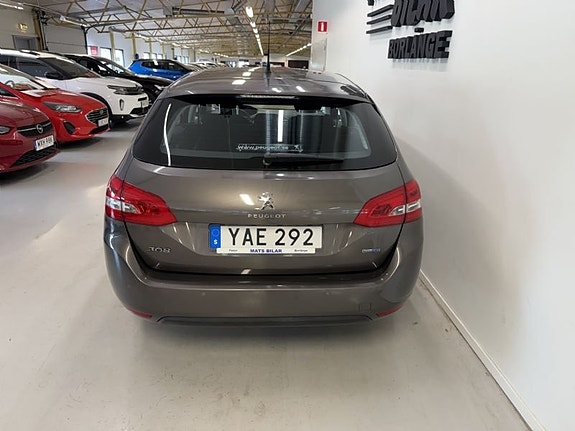 Peugeot 308 SW 4 of 5