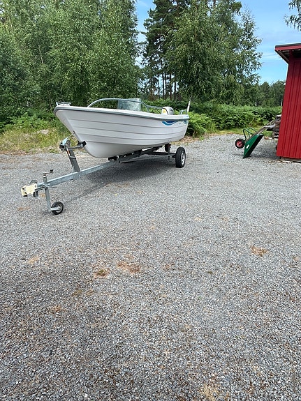 Styrpulpetbåt Tehri Nordic  inkl. båtvagn 4 of 4
