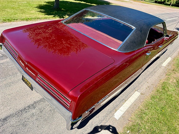 Pontiac Parisienne 9 of 25
