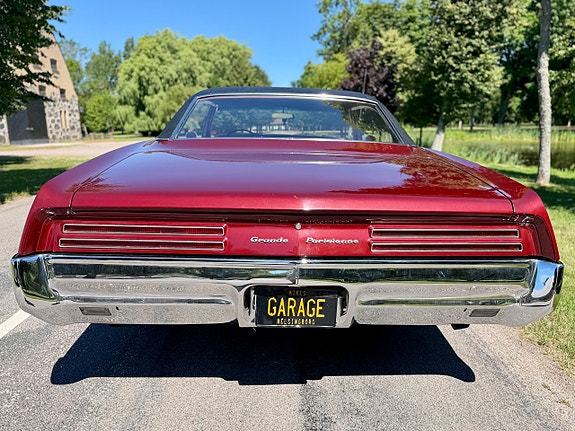 Pontiac Parisienne 5 of 5