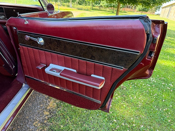 Pontiac Parisienne 18 of 25