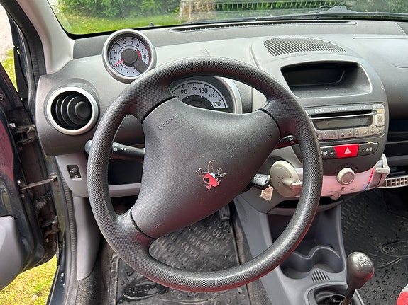 Peugeot 107 8 of 12