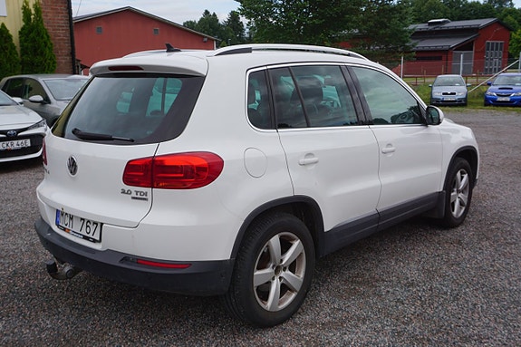 Volkswagen Tiguan 2 of 7