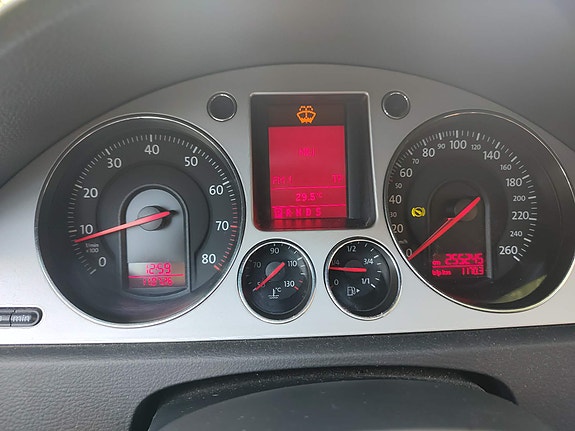 Volkswagen Passat 8 of 14