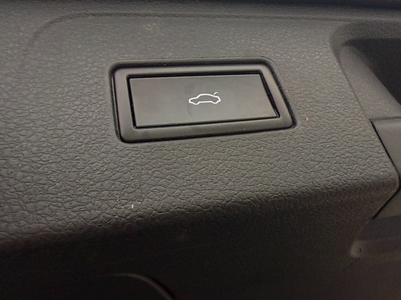 Volkswagen Passat 17 of 30