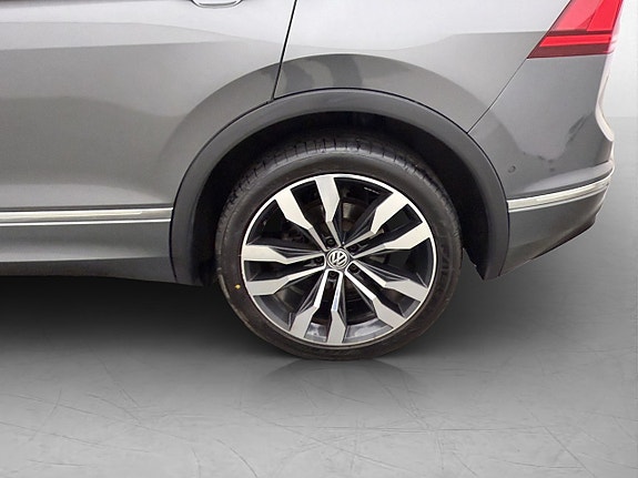 Volkswagen Tiguan 11 of 30