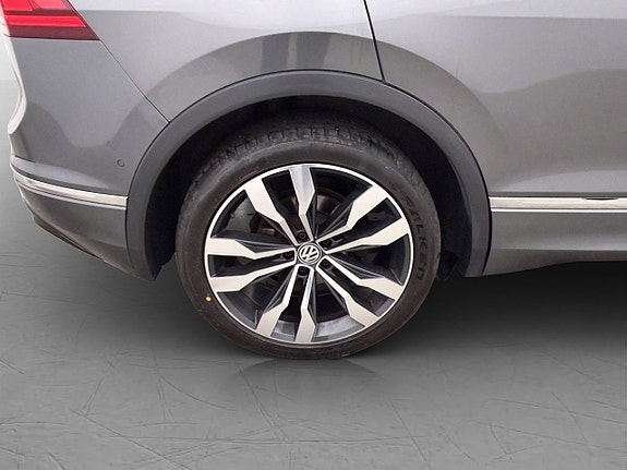 Volkswagen Tiguan 12 of 30