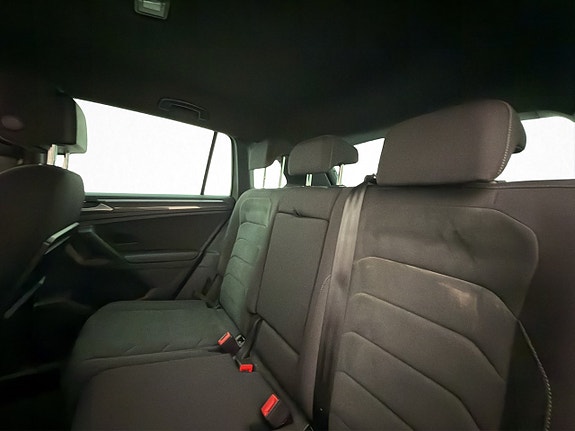 Volkswagen Tiguan 19 of 30