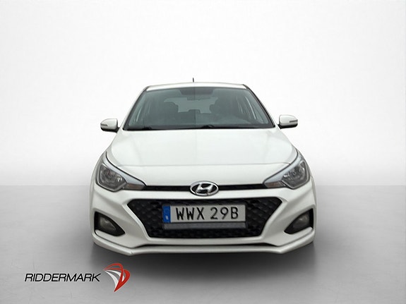 Hyundai i20 2 of 26