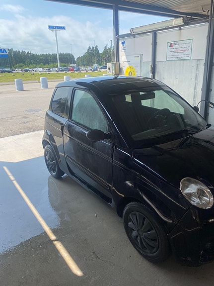 Microcar MGO 2 of 5