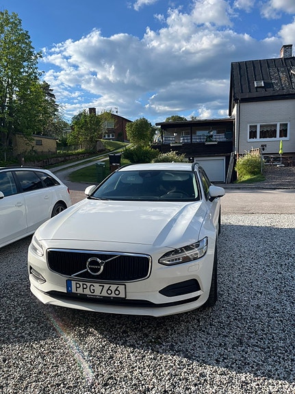 Volvo V90 2 of 6