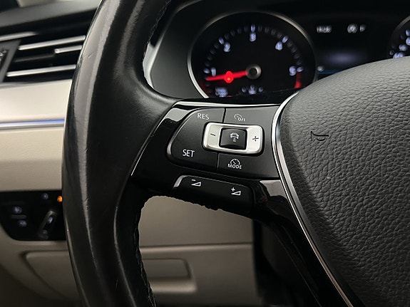 Volkswagen Passat Alltrack 30 of 30