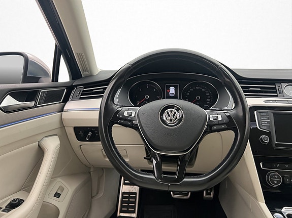 Volkswagen Passat Alltrack 20 of 30