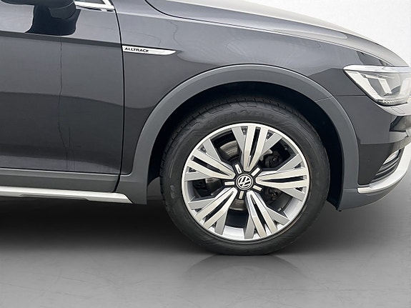 Volkswagen Passat Alltrack 13 of 30