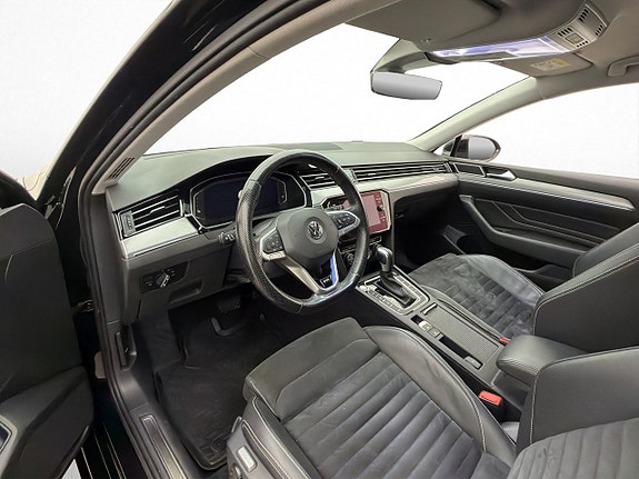 Volkswagen Passat 23 of 30