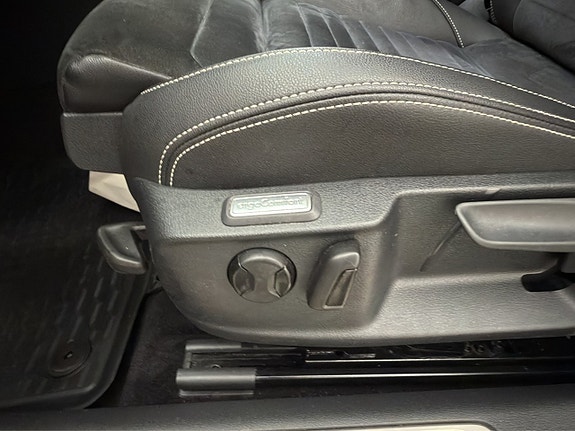 Volkswagen Passat 25 of 30