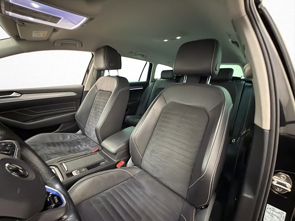 Volkswagen Passat 24 of 30